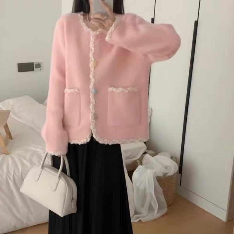 Veste câline pour femmes au style élégant avec des accents contrastants Chic & Stil