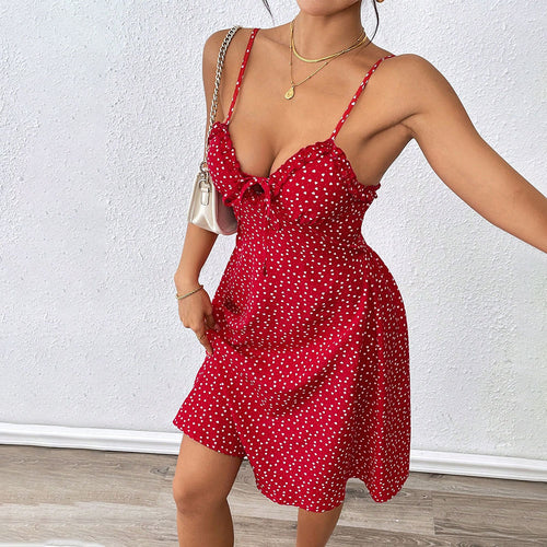 Robe mini pour dames avec une coupe aérée et un détail de volants ludique Chic & Stil