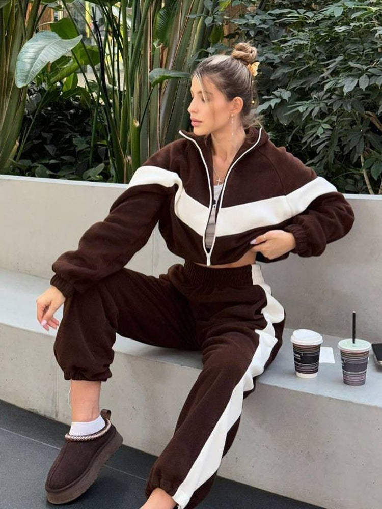 Women’s fleece jogging set with zipper and practical design Lune London