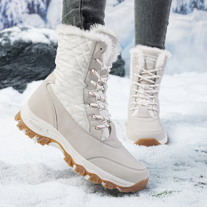 Women's winter boots with insulated inner lining and non-slip outsole Lune London