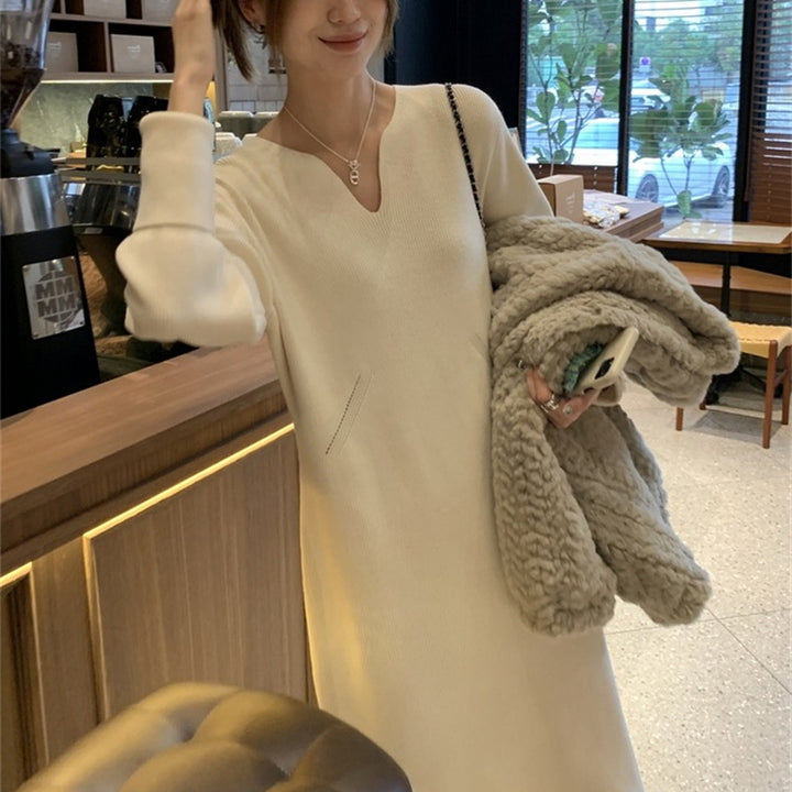 Robe en tricot pour femmes avec décolleté en V profond et coupe confortable Chic & Stil