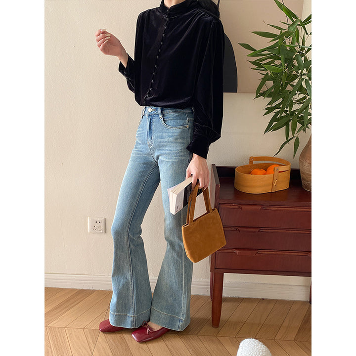 Ladies elegant velvet blouse with high button placket Chic & Stil