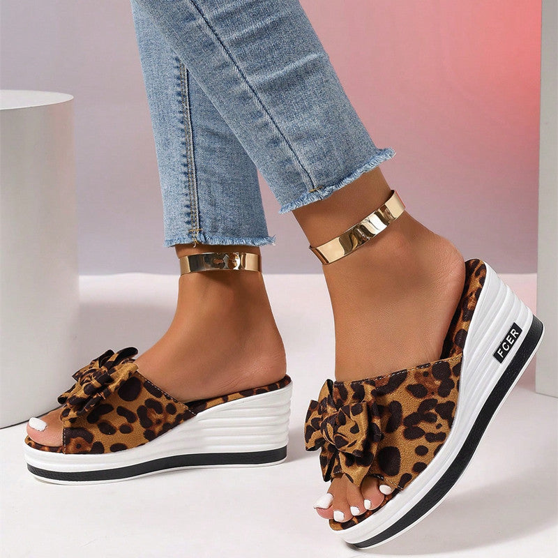 Women's platform sandals with stylish bow application and comfortable sole Lune London