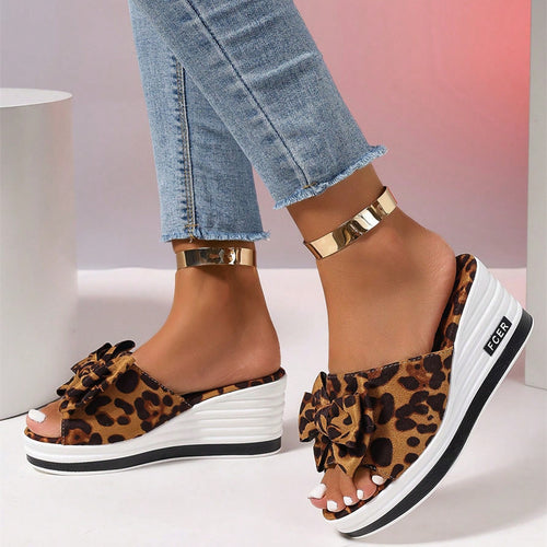 Women's platform sandals with stylish bow application and comfortable sole Amarae