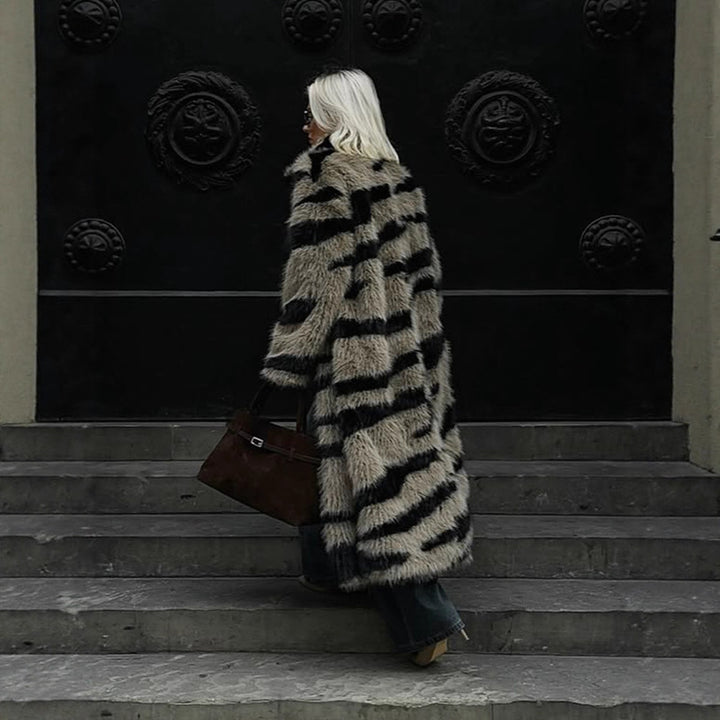 Women Oversize Faux Fur Coat with Striped Maxi Cut Amarae
