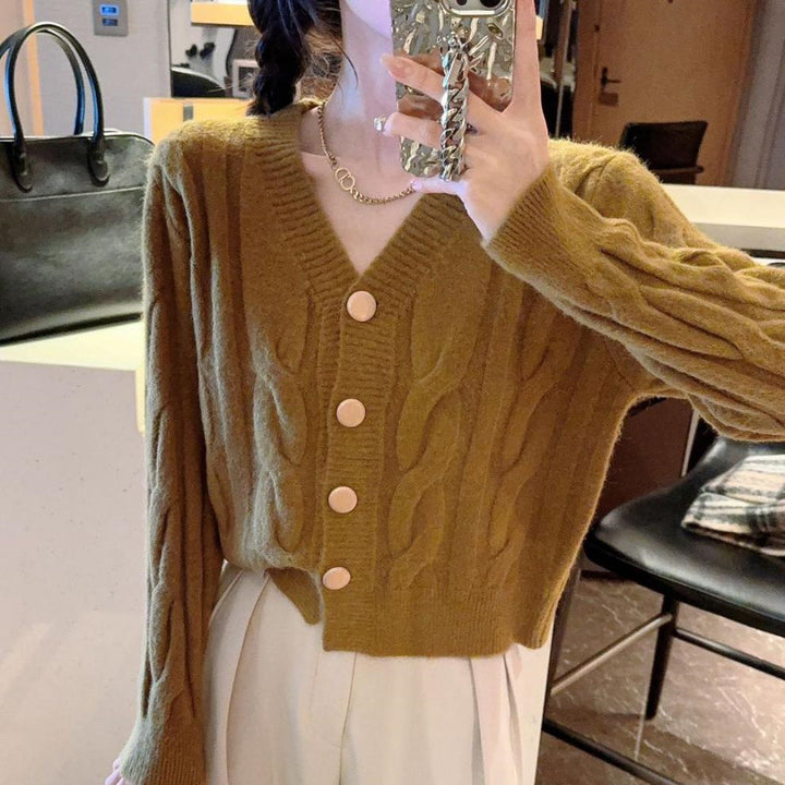 Cardigan pour femmes avec motif en cable et fermeture à boutons Chic & Stil
