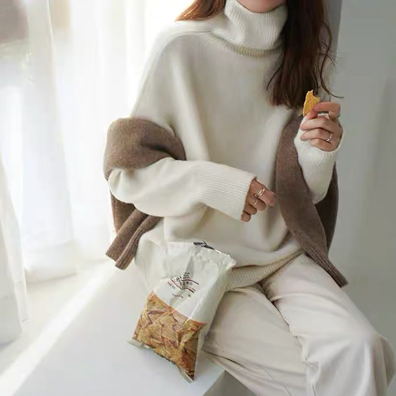 Women comfortable turtleneck sweater made of high-quality wool blend Lune London