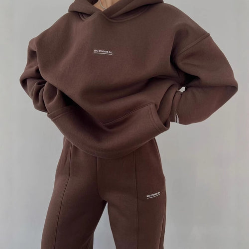 Ladies oversized comfortable sweatshirt with kangaroo pockets and modern inscription Amarae