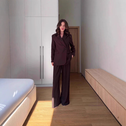 Ladies elegant business outfit with blazer and wide trousers Amarae