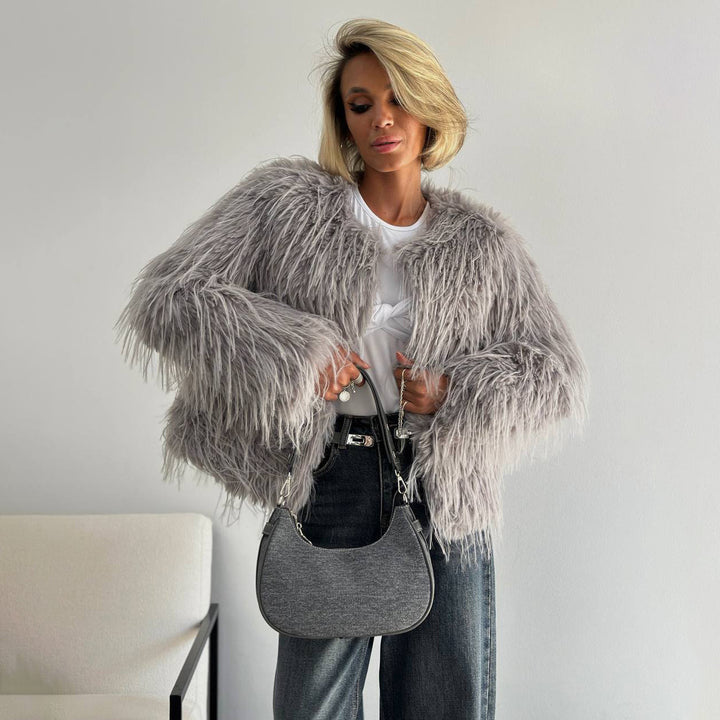 Ladies Faux Fur Jacket with Wide Sleeves and Relaxed Fit Lune London