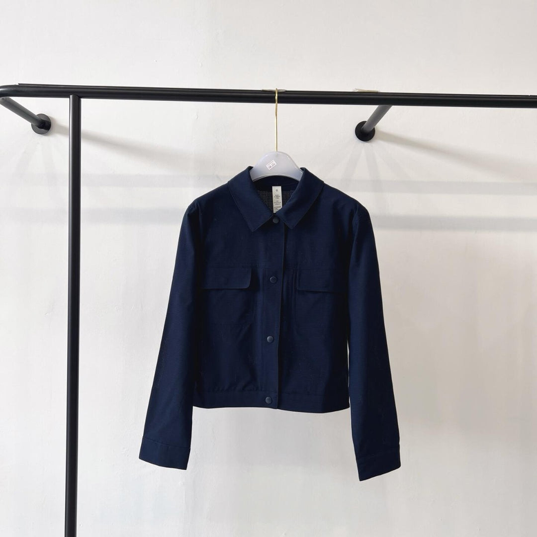 Ladies Short Overshirt Jacket made of lightweight cotton blend with chest pockets Amarae