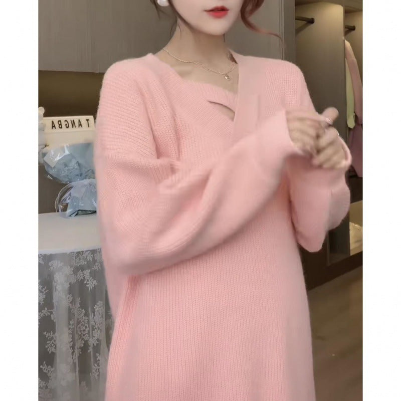 Robe tricotée pour femmes avec décolleté en V profond et coupe décontractée Chic & Stil
