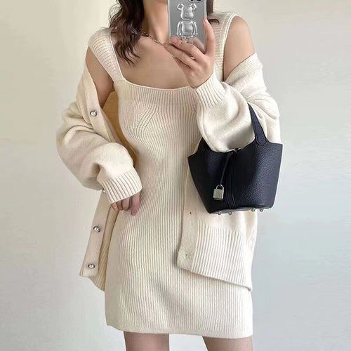Robe longue en tricot pour femme avec décolleté en V profond et patte de boutonnage décontractée Chic & Stil