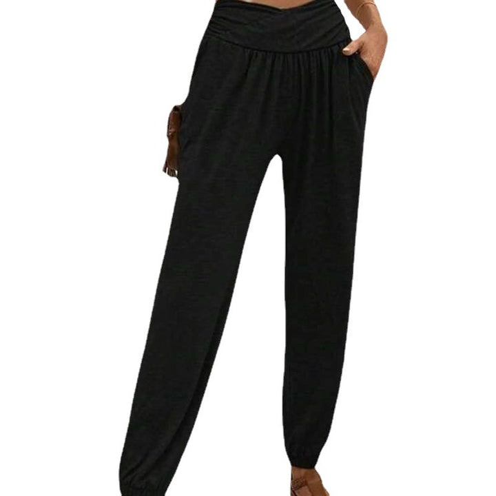 Comfortable leisure pants for women with a loose waist and side pockets Lune London