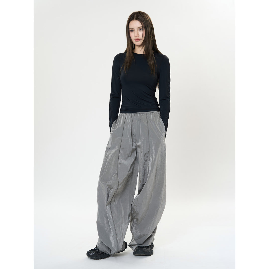 Women's Figure-Fitting Long Sleeve Functional Shirt with Thumb Hole and Stretch Seams Amarae