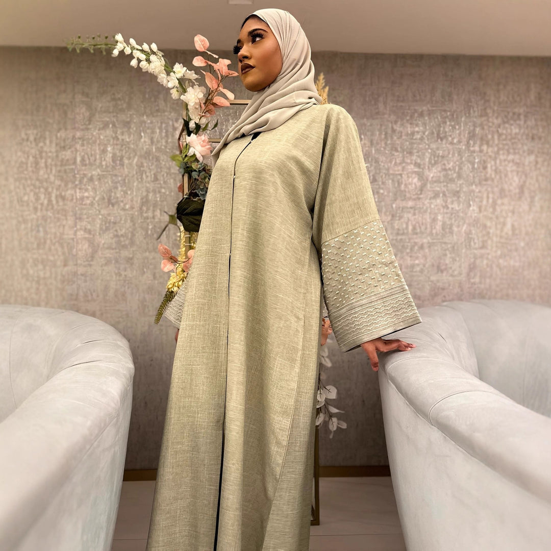 Elegant maxi dress for women with trendy trumpet sleeves and fine details Lune London