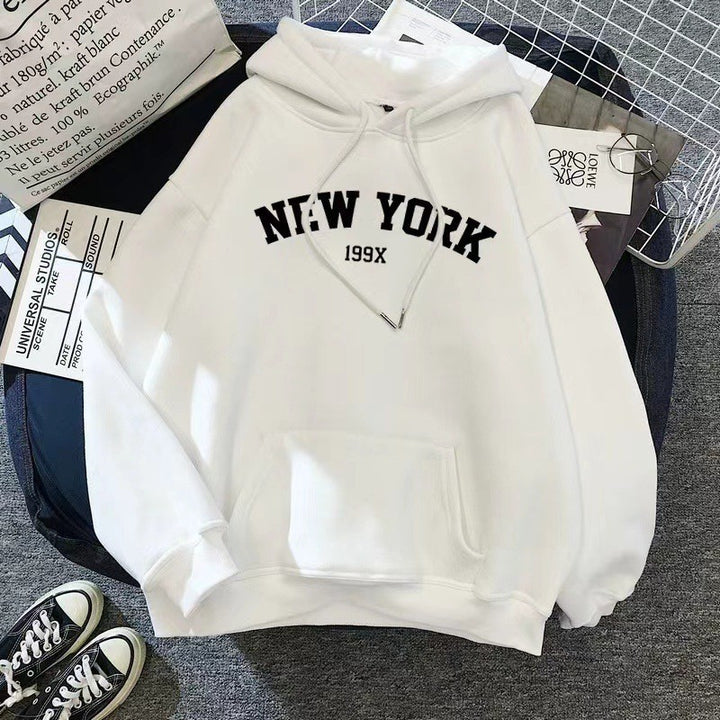 Women's hoodie with sporty New York print Chic & Stil