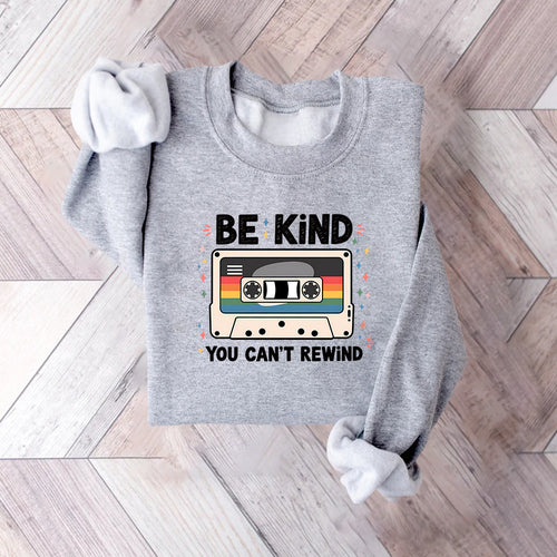 Sweatshirt femme avec design de cassette vintage et lettrage inspirant Chic & Stil