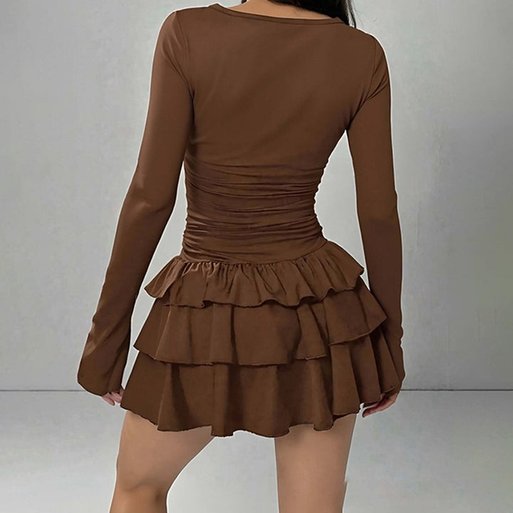Robe mini pour femme avec un ourlet à volants volumineux et des manches longues Chic & Stil