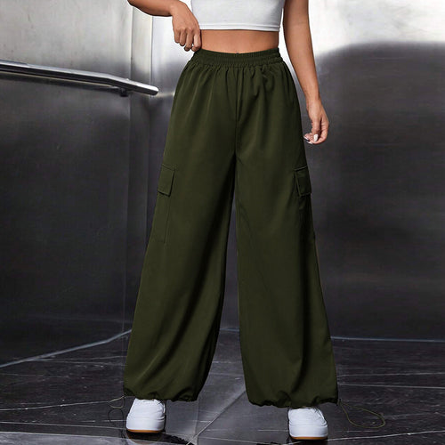Women's cargo pants with elastic waist and wide legs Chic & Stil