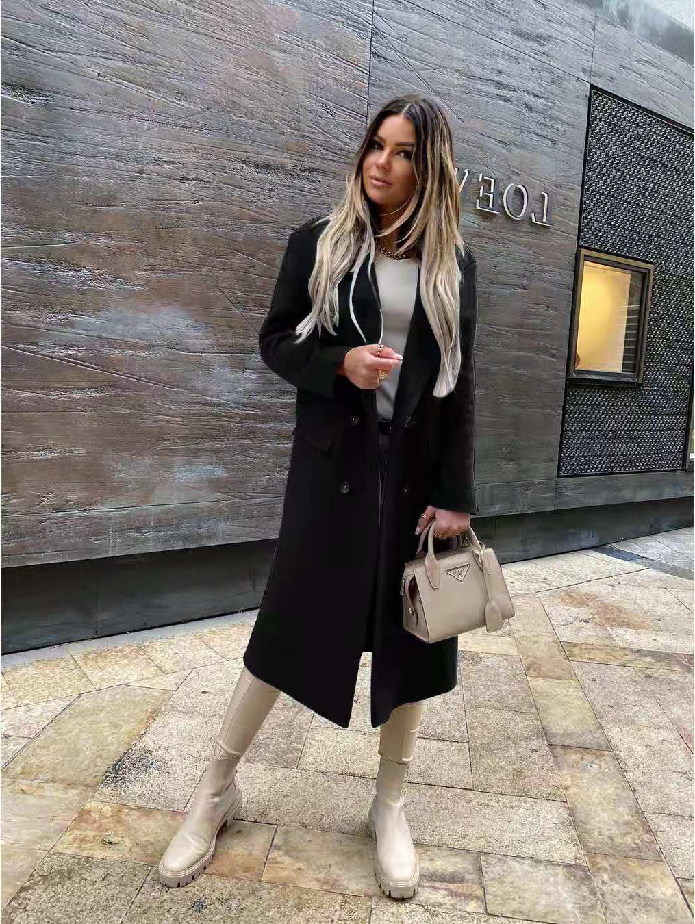 Ladies elegant and timeless wool coat with double breasted Amarae