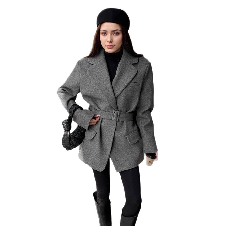 Women's short coat in blazer style made of wool blend with waist belt & flap pockets Amarae
