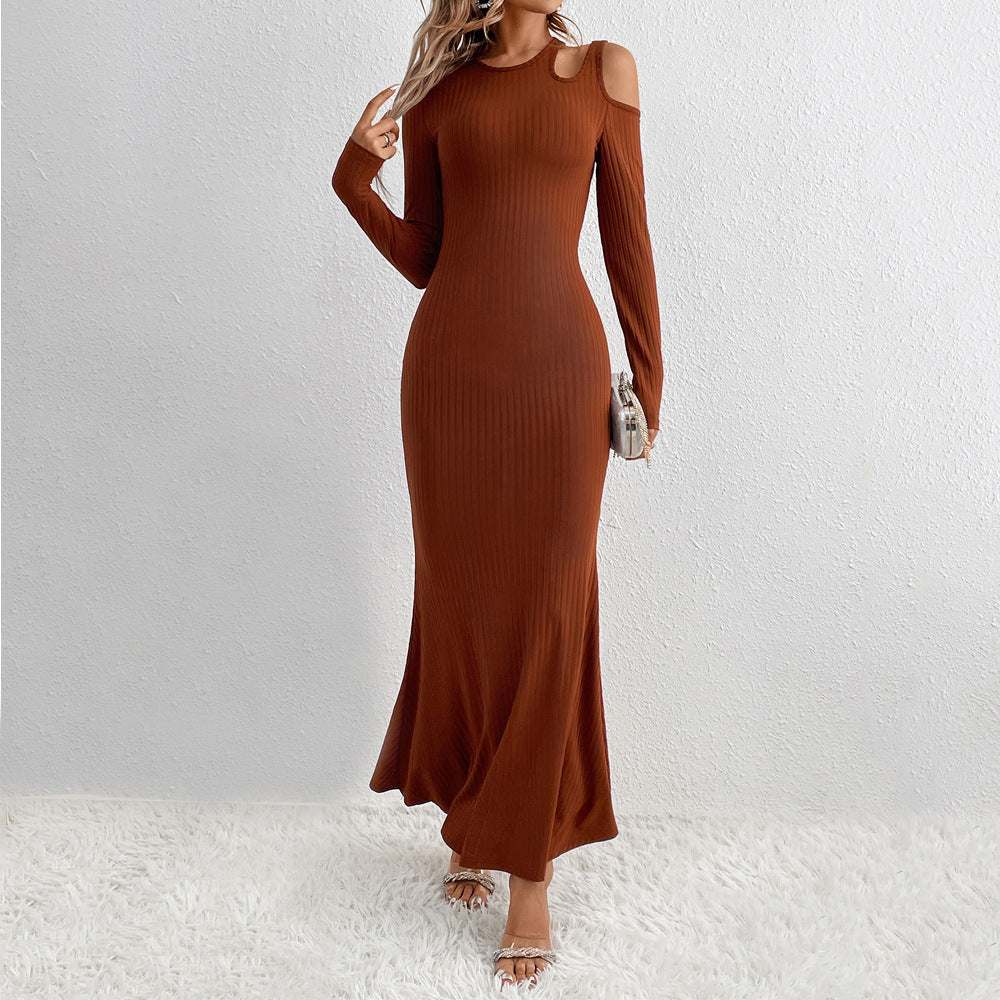 Robe maxi pour femmes avec un design découpé élégant et une coupe flatteuse pour la silhouette Chic & Stil