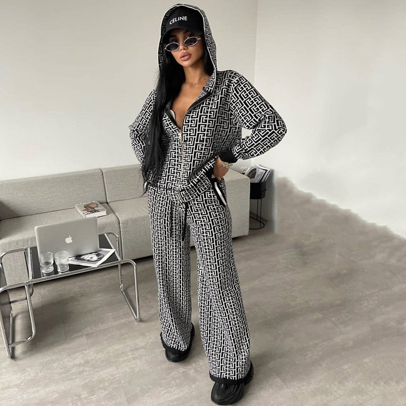 Knit loungewear set for women with graphic pattern Lune London