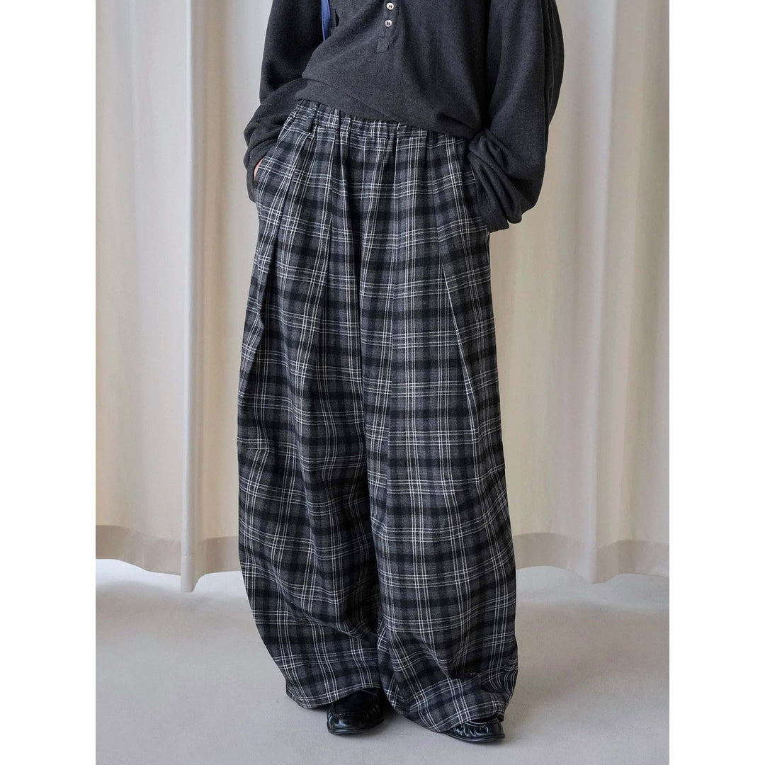 Women's wide checkered palazzo pants with pleats and elastic waistband Amarae