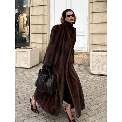 Women's Luxurious Faux Fur Coat with Elegant Cut and High Collar Amarae