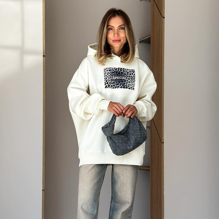 Casual hoodie for women with a creative leopard pattern and a comfortable fit Amarae