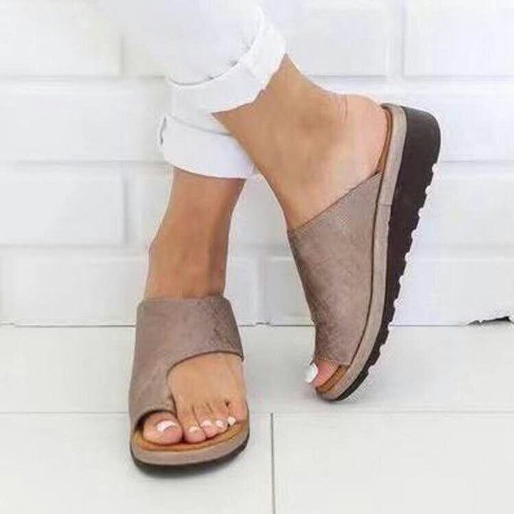 Stylish Women's Clogs with High-Quality Sole Lune London