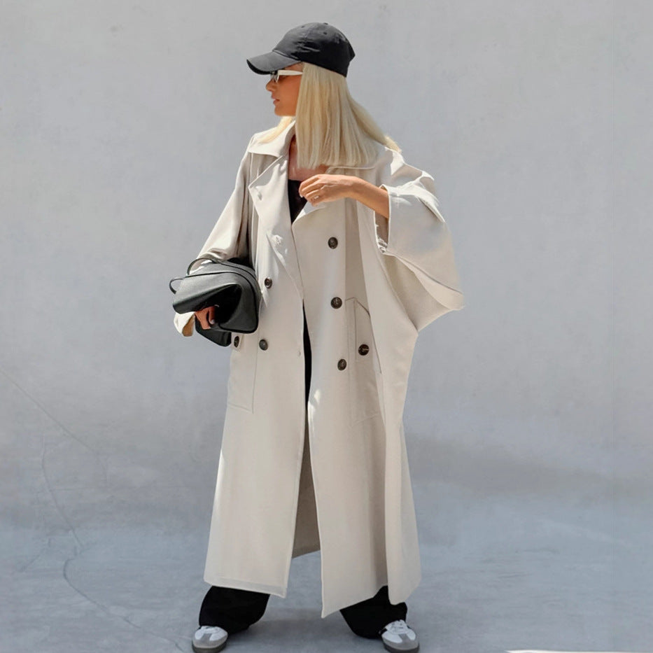 Women’s trench coat with double-breasted buttons and practical pockets Lune London