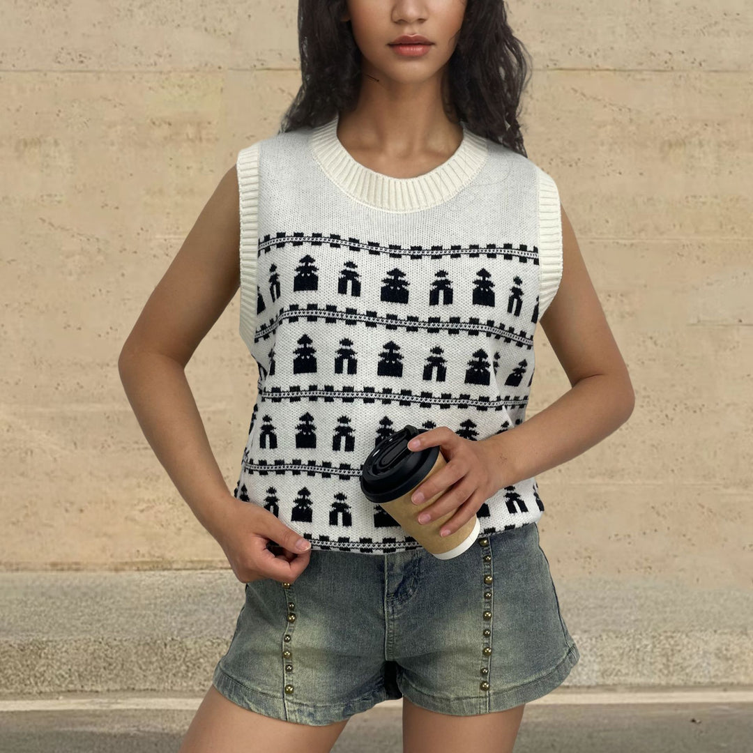 Casual knitted cardigan for women with a festive pattern Lune London