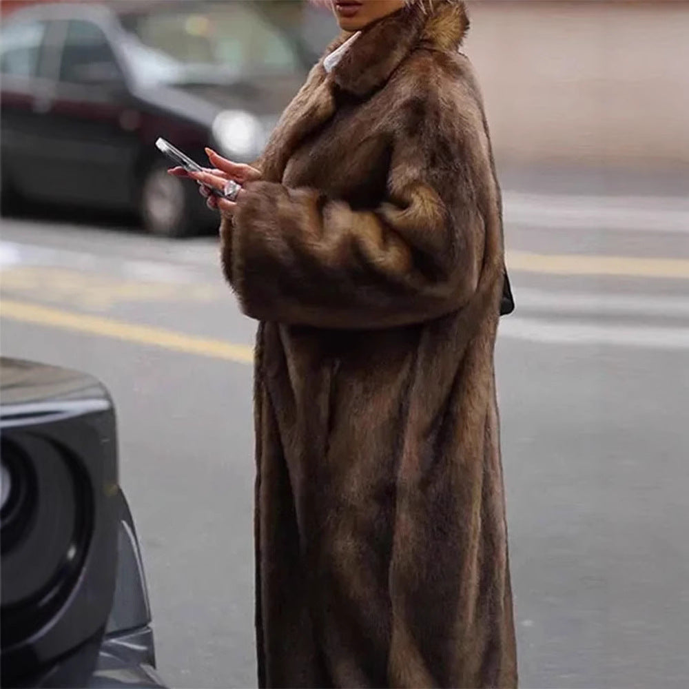 Women’s faux fur coat with classic collar Lune London