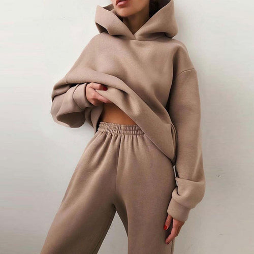 Ensemble de sweat à capuche sportif et de pantalon de jogging Chic & Stil pour femmes