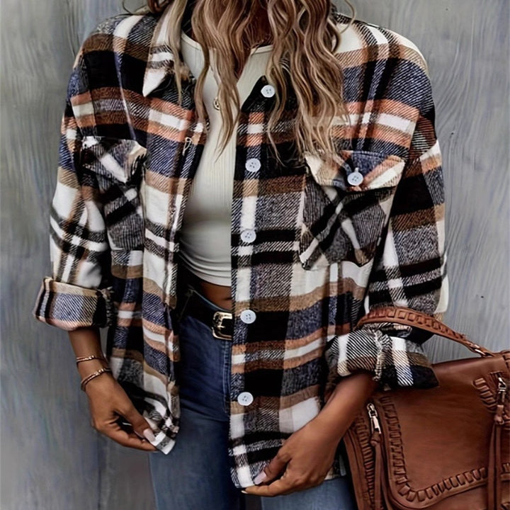 Plaid flannel jacket for women with pockets and tasteful buttonhole Lune London