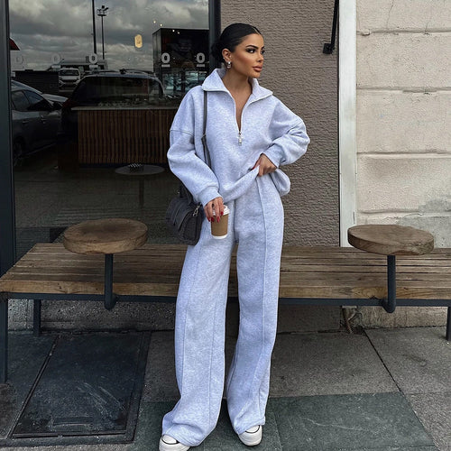Ladies oversized sweatshirt and chic jogging set