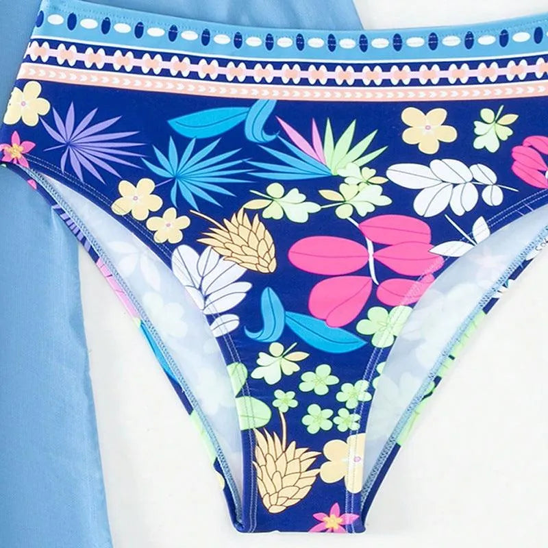 Chic Und Stil | Three-Piece Swimsuit