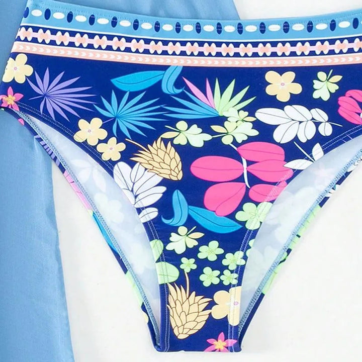 Chic Und Stil | Three-Piece Swimsuit