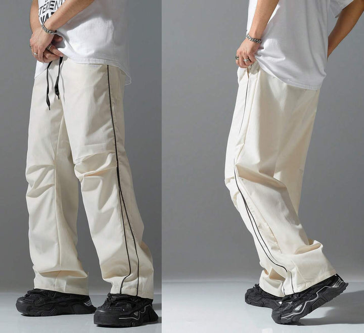 Casual sports pants for men with elastic waistband and side seams Lune London