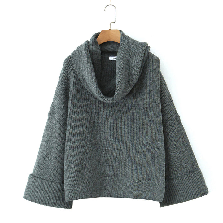 Elegant knitted sweater for women with a loose fit and a casual turtleneck Lune London