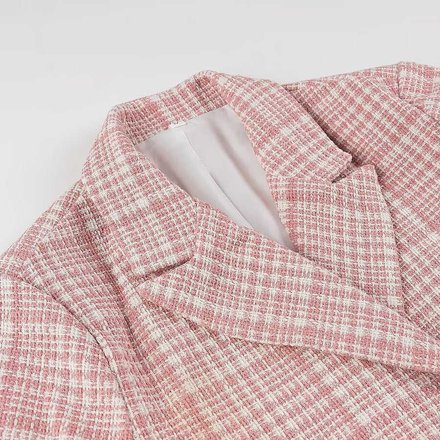 Veste à carreaux courte pour femmes en coupe classique avec patte de boutonnage double Chic & Stil