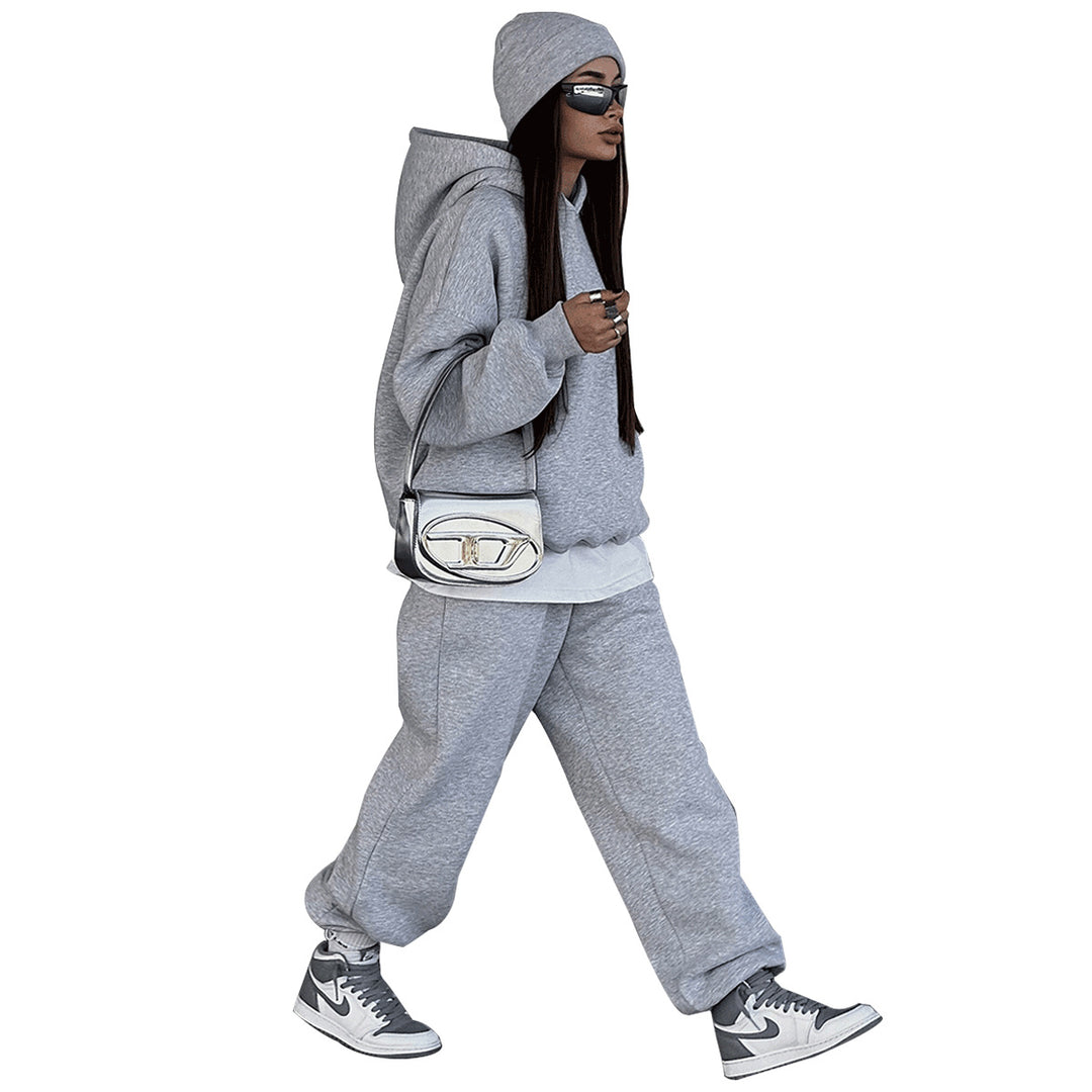 Ensemble de hoodie sportif et de pantalon de jogging pour dames Chic & Stil
