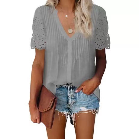 Women's blouse with refined fabric details and lace sleeves Amarae
