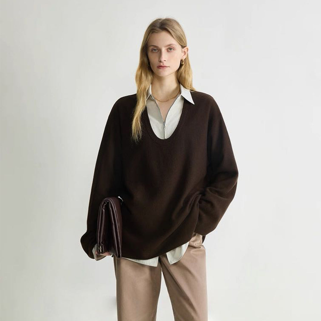 Oversized knitted pullover for women with V-neck and relaxed fit Lune London
