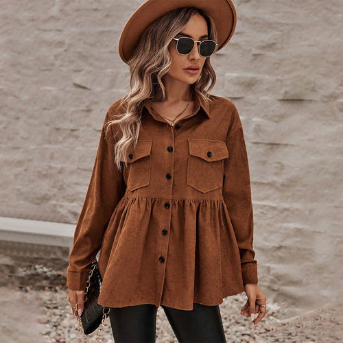 Robe chemise pour femmes avec coupe ajustée et détails de boutons Chic & Stil