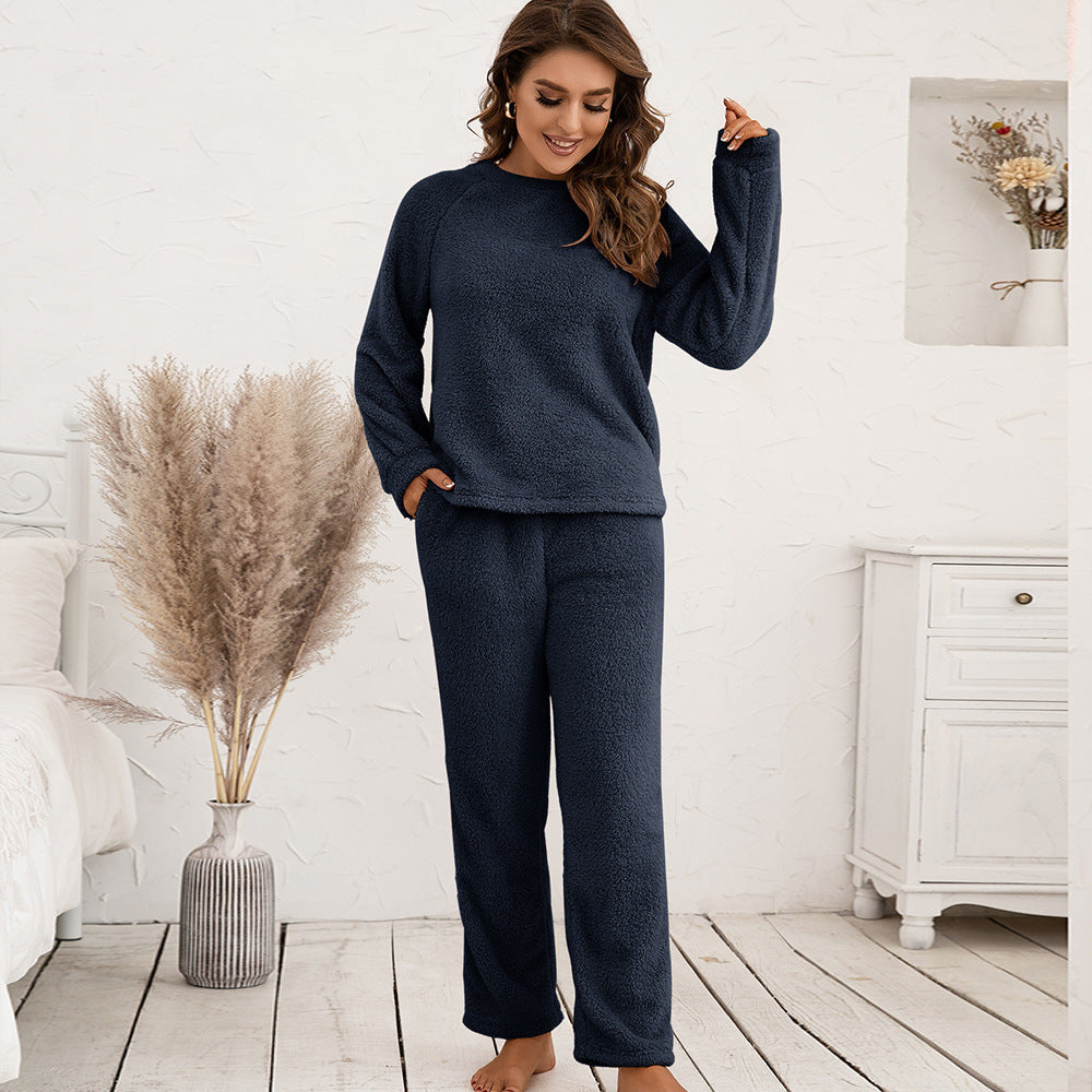Women Cozy Fleece Pajama Set with Long Sleeves and Comfortable Pants Lune London