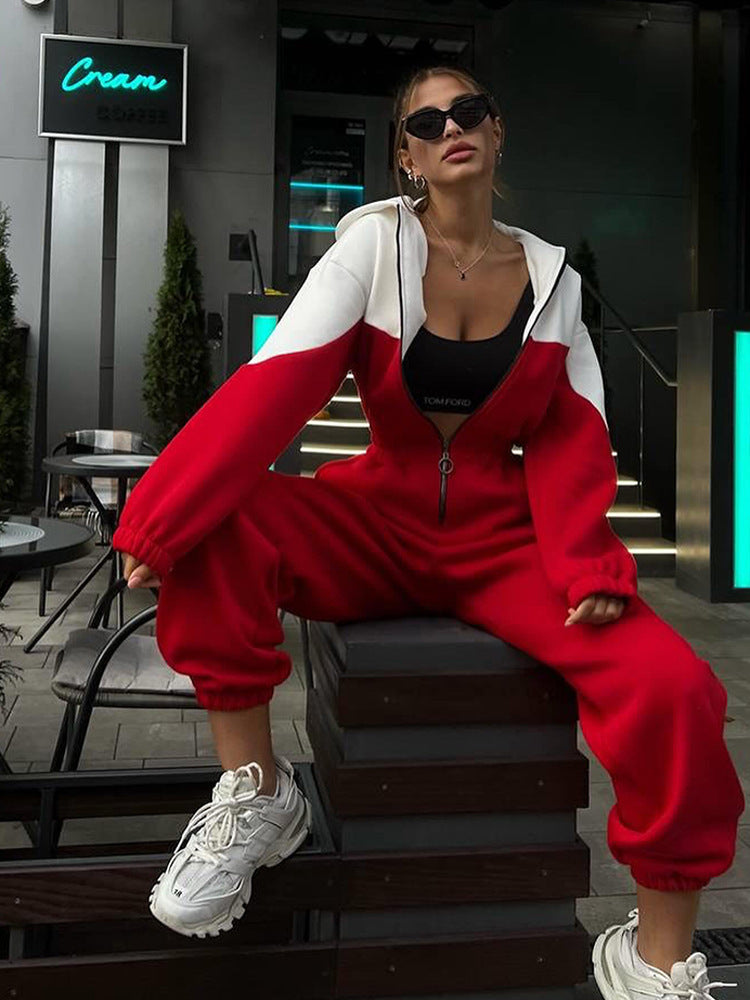 Fleece jacket and sports pants set for women with contrasting inserts Lune London