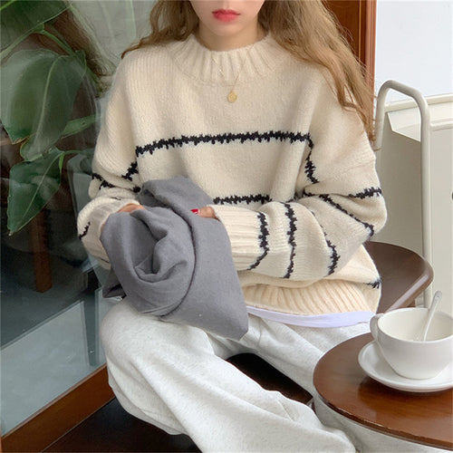 Women Large knitted sweater with modern stripes Amarae